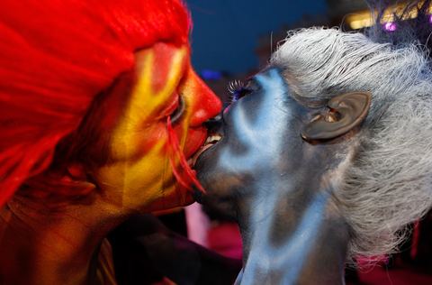 Life Ball 11