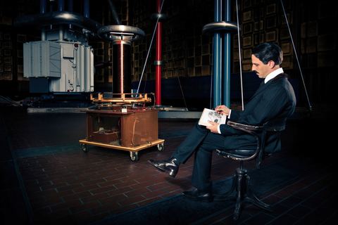 A Day With Nikola Tesla 02