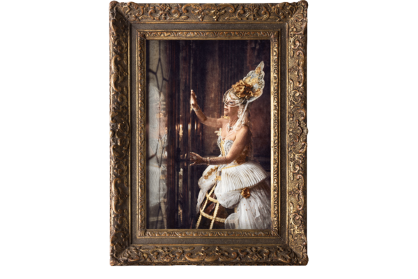 Faces of Venice VIII - Waiting Beauty